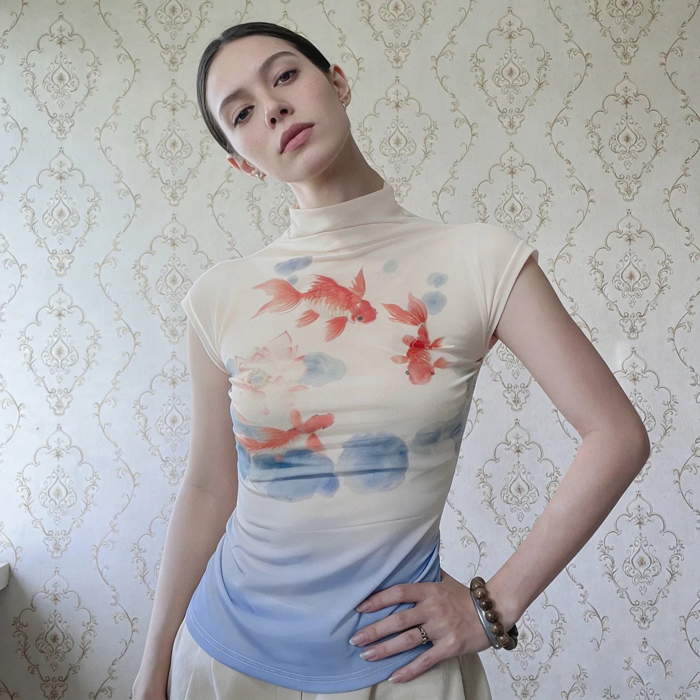 Women's Retro Vacation Style Goldfish Print Contrasting Stand Up Collar Short Sleeved T-shirt Slim Fit Slimming Casual Top