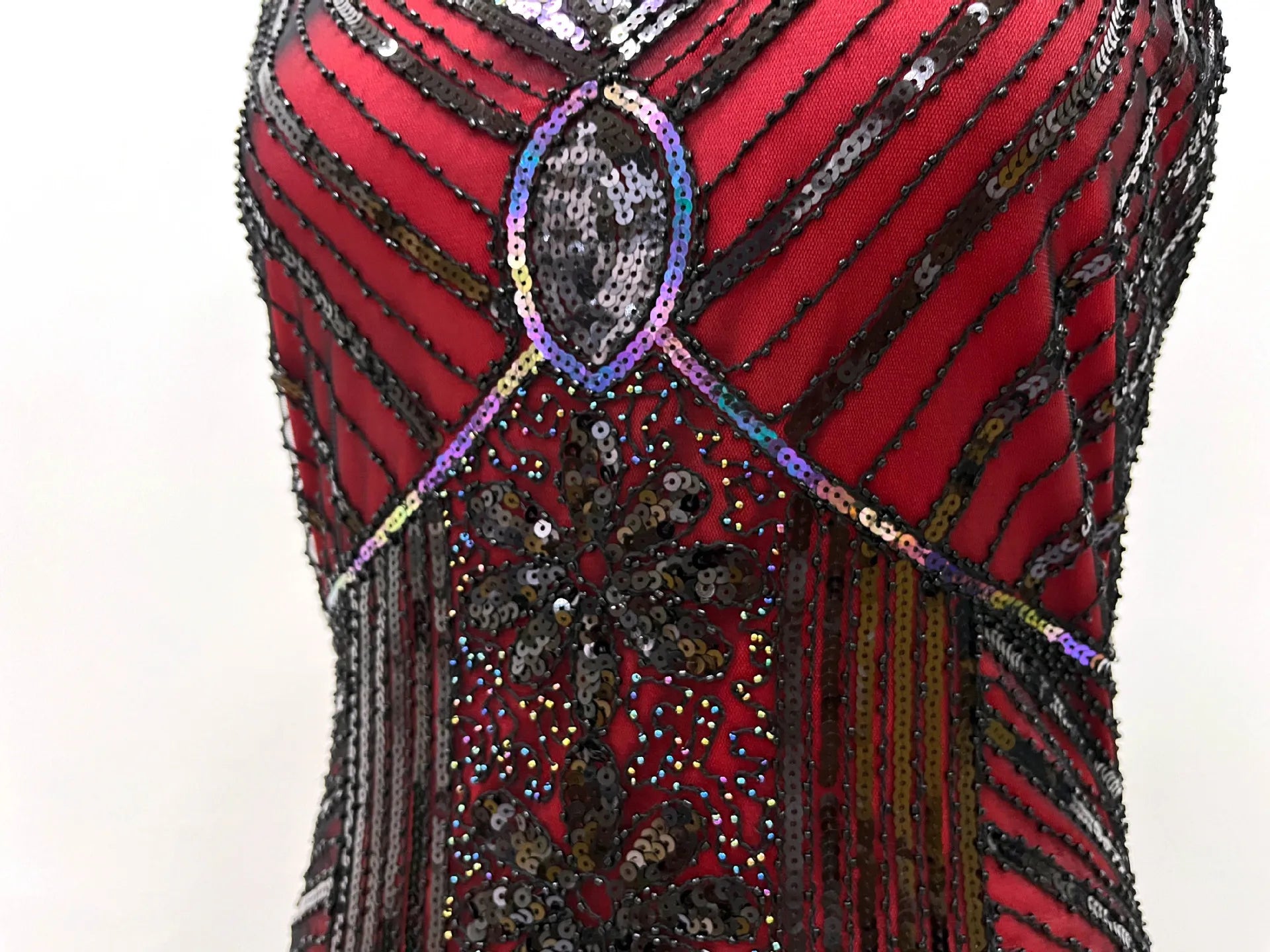 Women 1920s Flapper Dress Vintage Gatsby Beaded Sequin Fringe Midi Dress Sleeveless V Neck Roaring 20s Party Costume