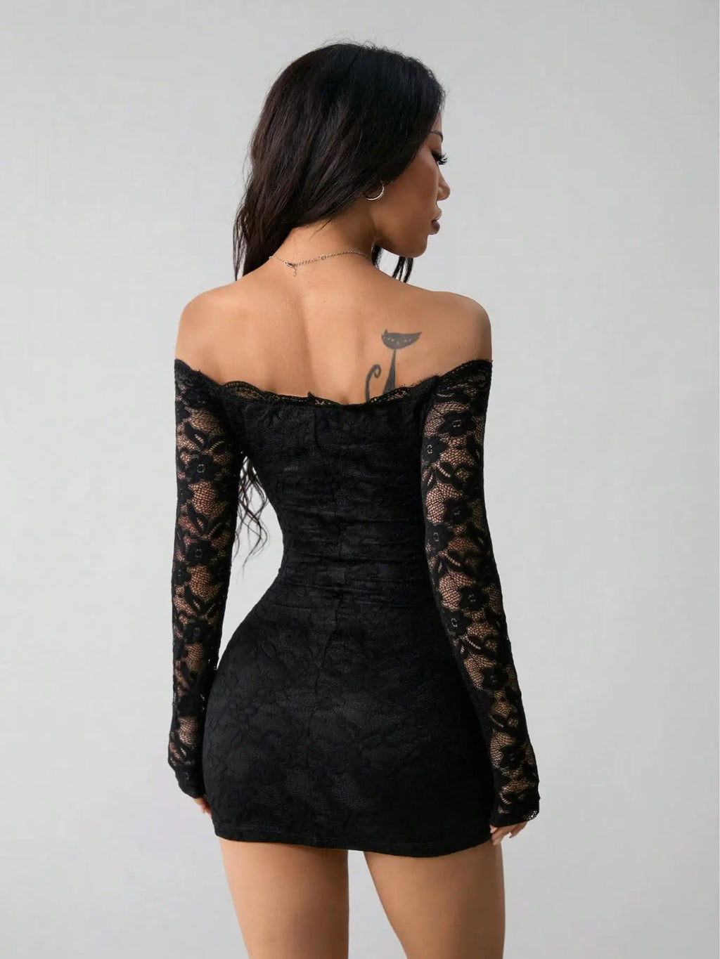 New Elegant Long Sleeve Lace Off Shoulder Neck Long-sleeved Slim Fit Thin Outing Hot Girls Outfits for Sexy Ladies Short Dress